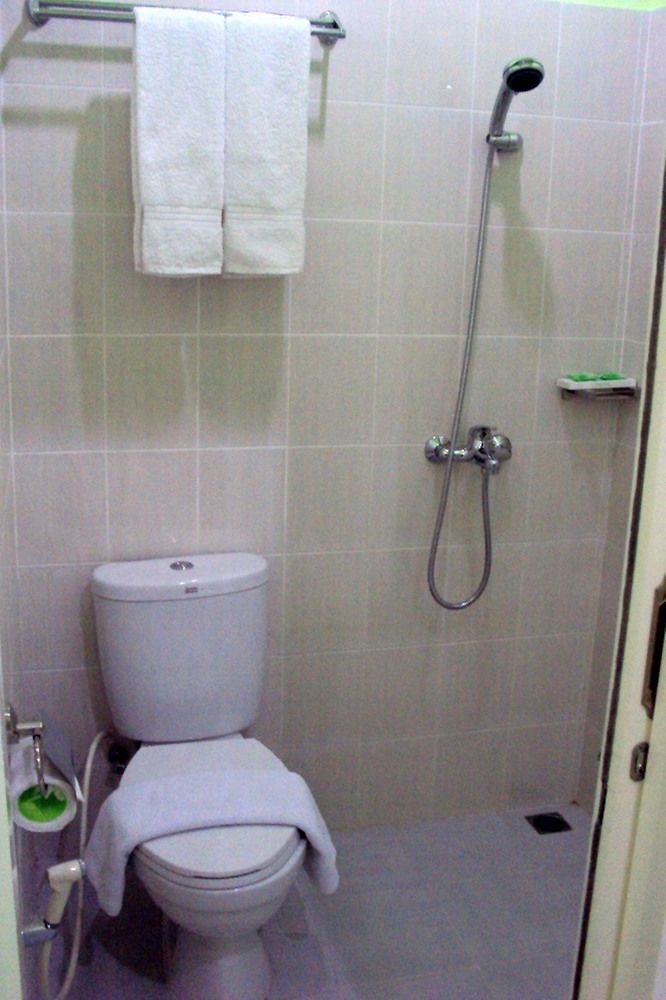 Hotel Keluarga Djagalan Raya Surabaya Exterior foto